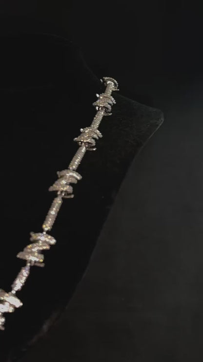 SPIKE CHAIN